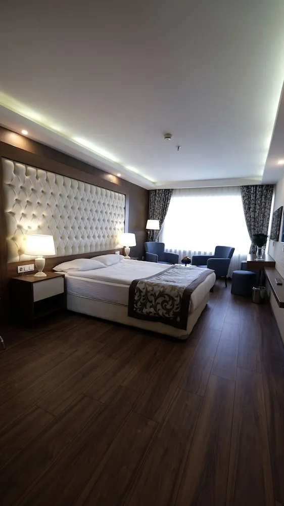 Business Büyük Yataklı Tek Kişilik Oda