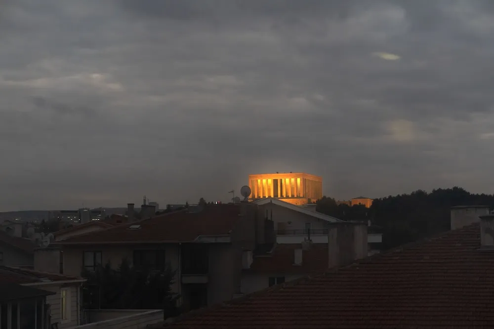 Junior Süit, Balkon