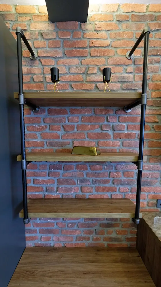 Junior Süit, Balkon