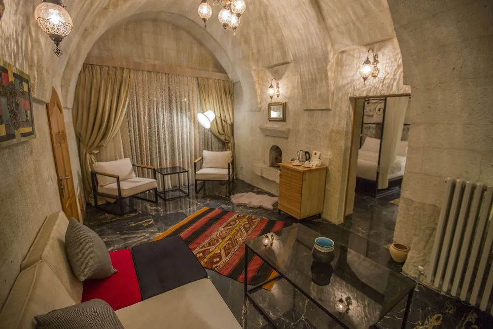 Honeymoon Tek Büyük Yataklı Oda