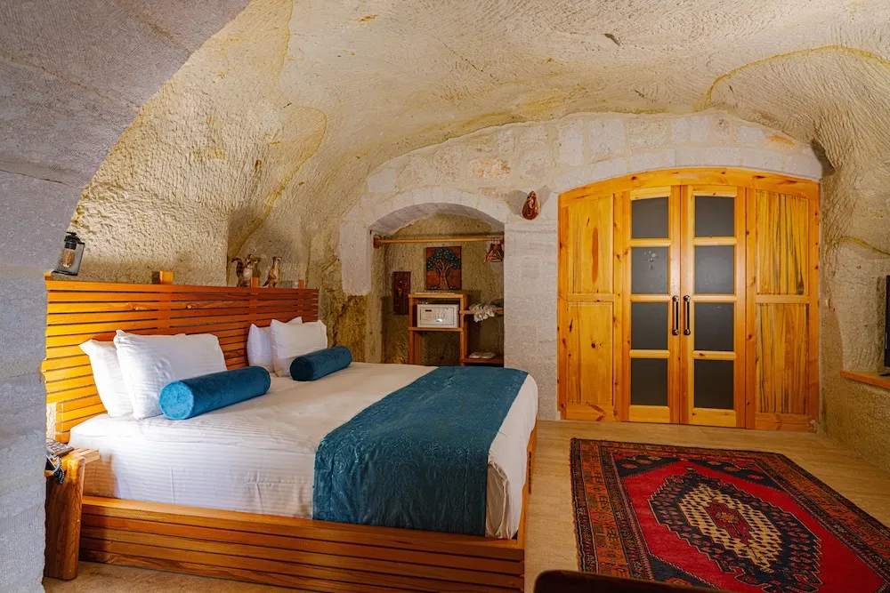 Junior Tek Büyük veya İki Ayrı Yataklı Oda