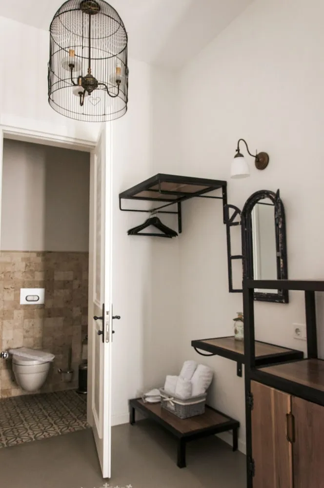 Deluxe Tek Büyük Yataklı Oda, 1 Çift Kişilik Yatak, Bahçe Manzaralı, Avlu