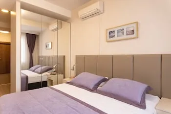 A Hotels & Suites