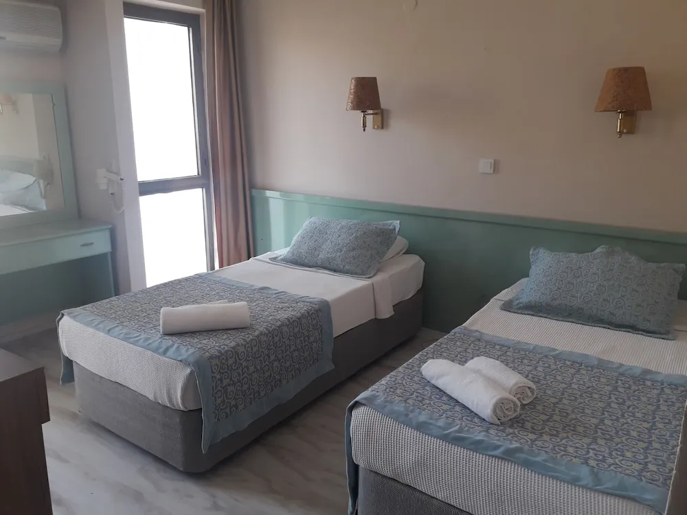 Standard Üç Kişilik Oda