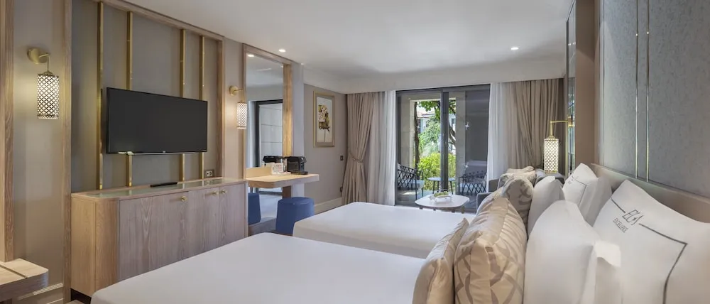 Lake House Family Suite