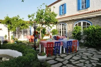 Nish Alacati Hotel