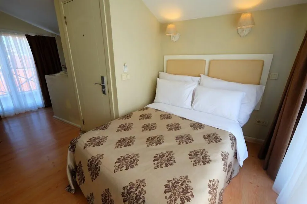 Tek Büyük Yataklı Oda, Balkon