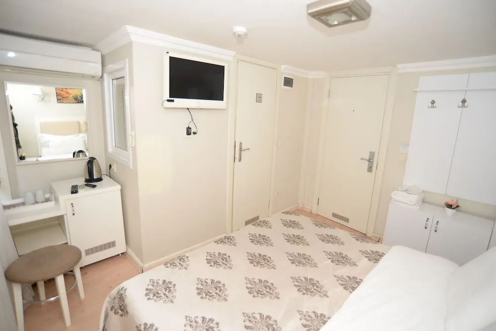 Standard Tek Büyük Yataklı Oda