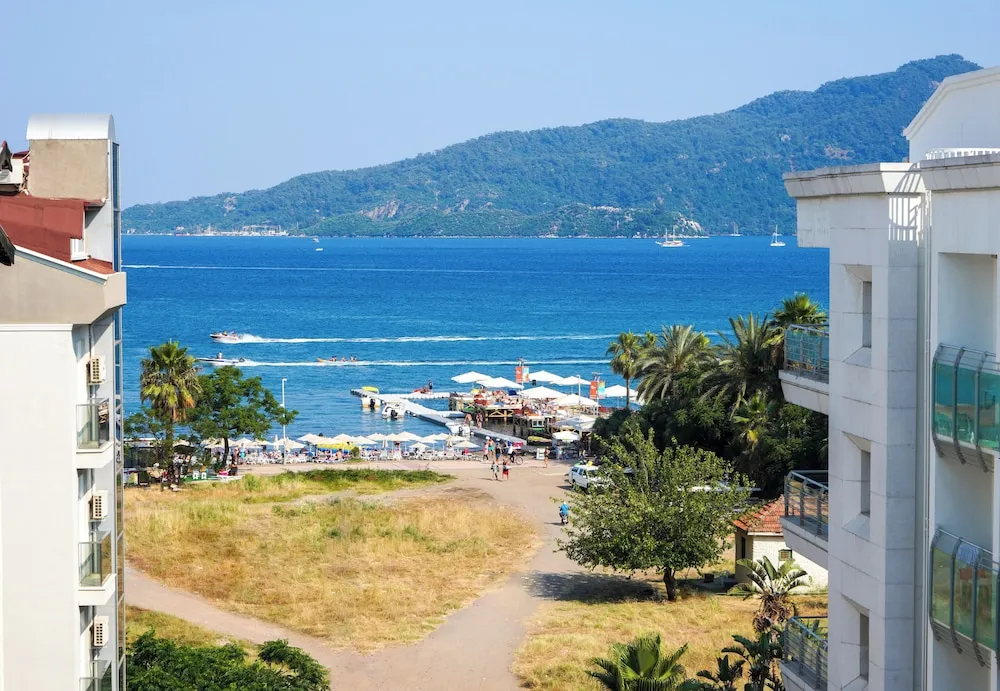 Standard Tek Büyük Yataklı Oda, Kısmi Deniz Manzaralı