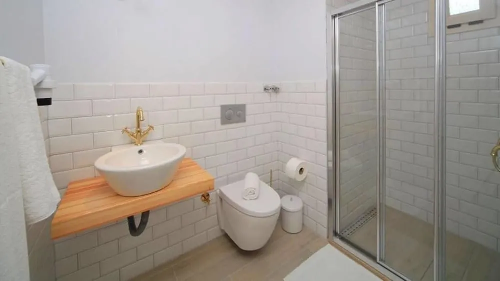 Comfort Oda, 1 Büyük (Queen) Boy Yatak, Deniz Manzaralı, Denize Sıfır