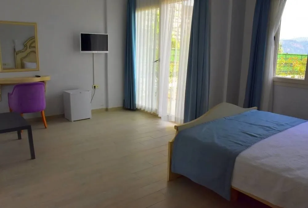 Comfort Oda, 1 Büyük (Queen) Boy Yatak, Deniz Manzaralı, Denize Sıfır