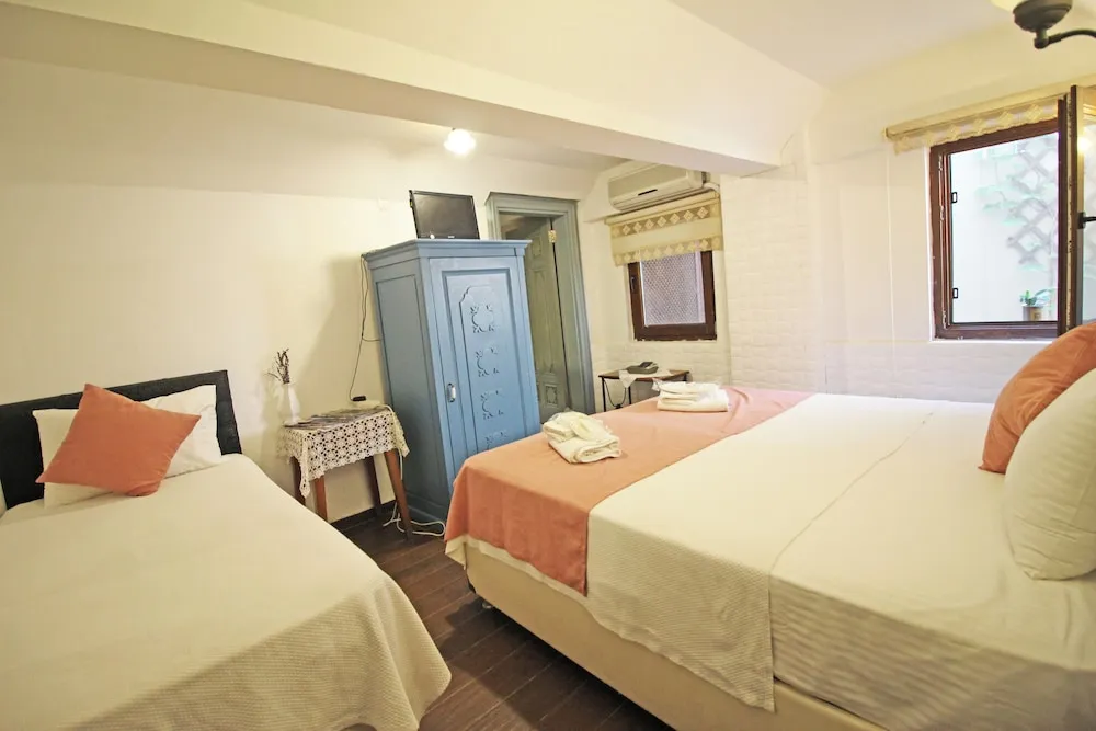 Bodrum Kat Uc Kisilik Oda