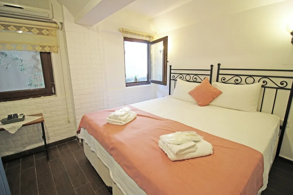 Bodrum Kat Uc Kisilik Oda