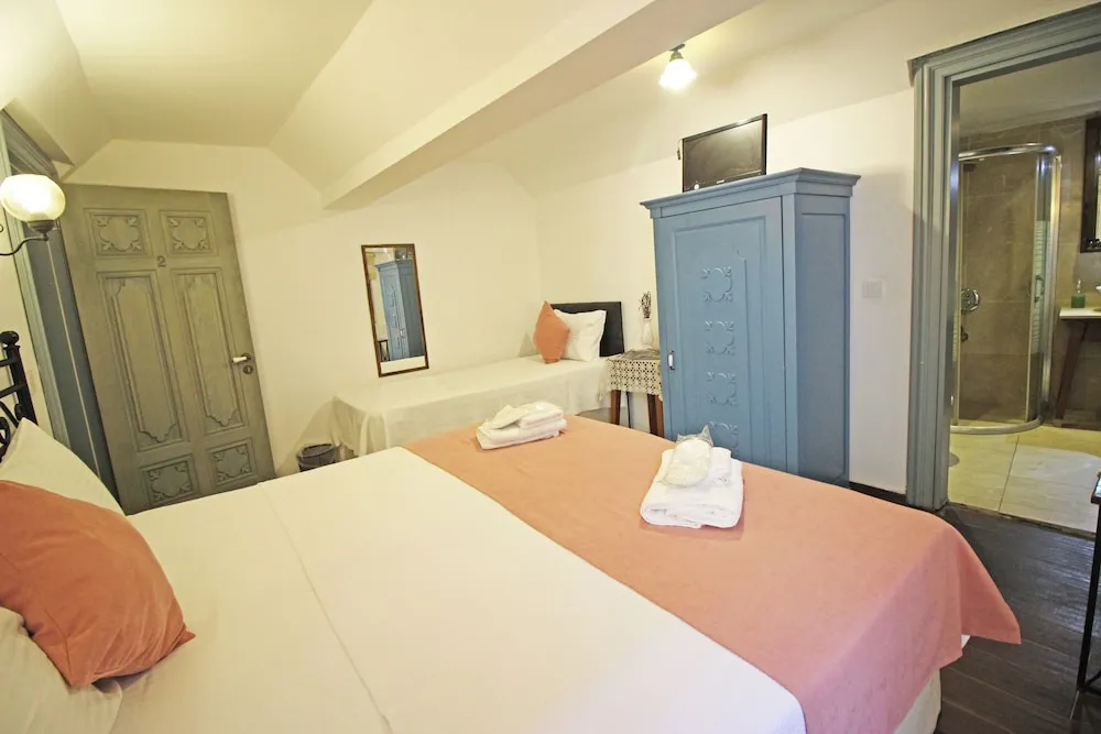 Bodrum Kat Uc Kisilik Oda