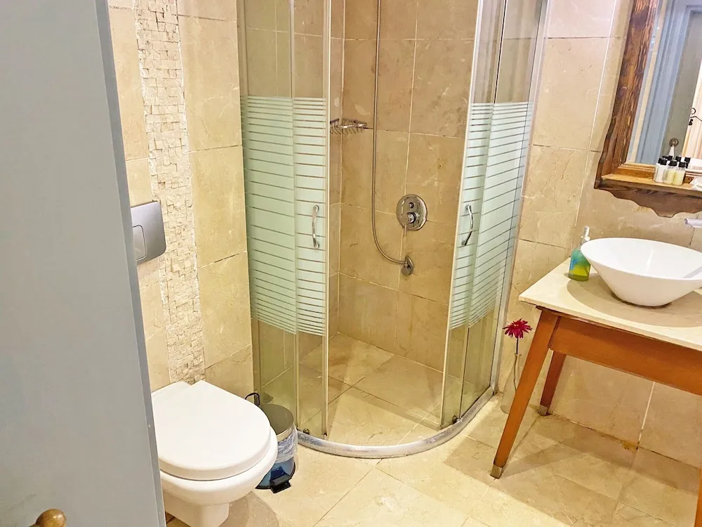 Bodrum Kat Cift Kisilik Oda