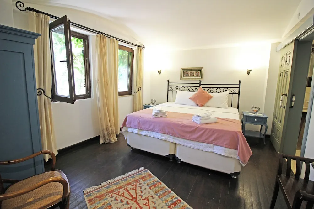 Comfort Tek Büyük Yataklı Oda