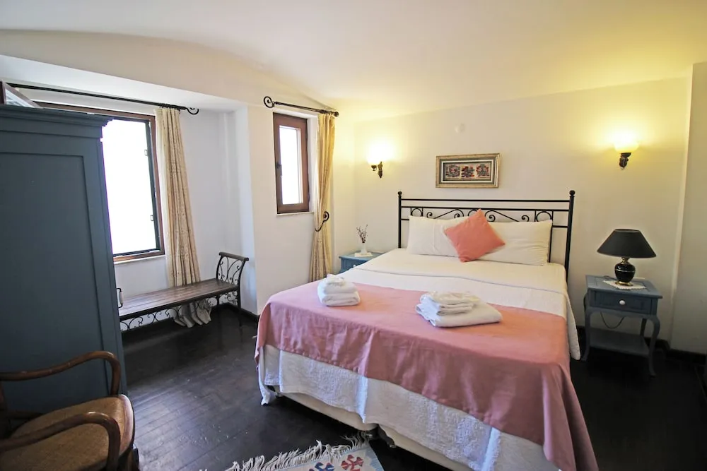 Comfort Tek Büyük Yataklı Oda