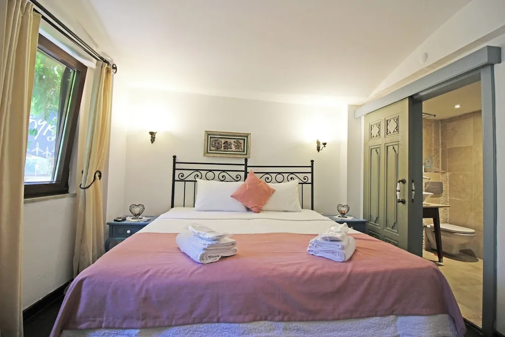 Comfort Tek Büyük Yataklı Oda