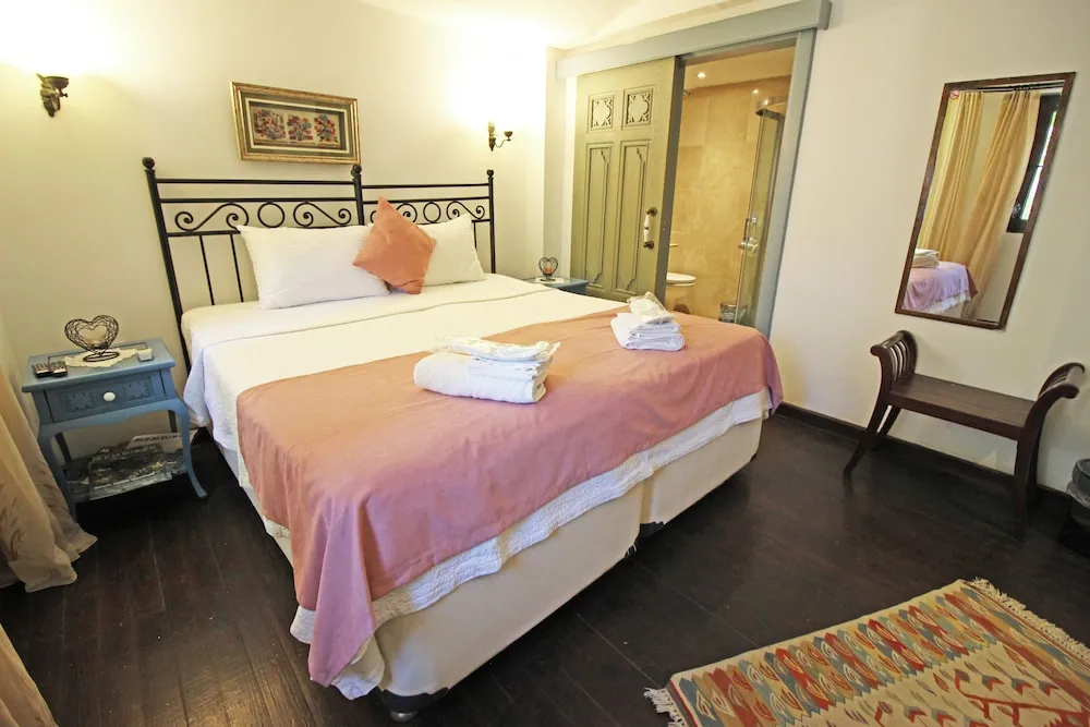 Comfort Tek Büyük Yataklı Oda
