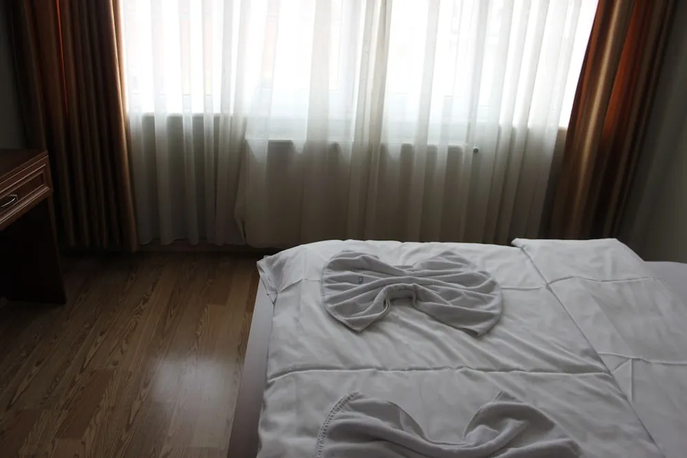 Ortak Ranzalı Oda, Sadece kadınlar için, Ortak Banyo (for 6)