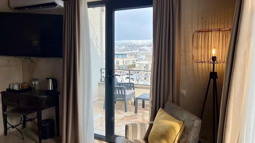 Junior Süit, 1 En Büyük (King) Boy Yatak, Sigara İçilmez, Şehir Manzaralı