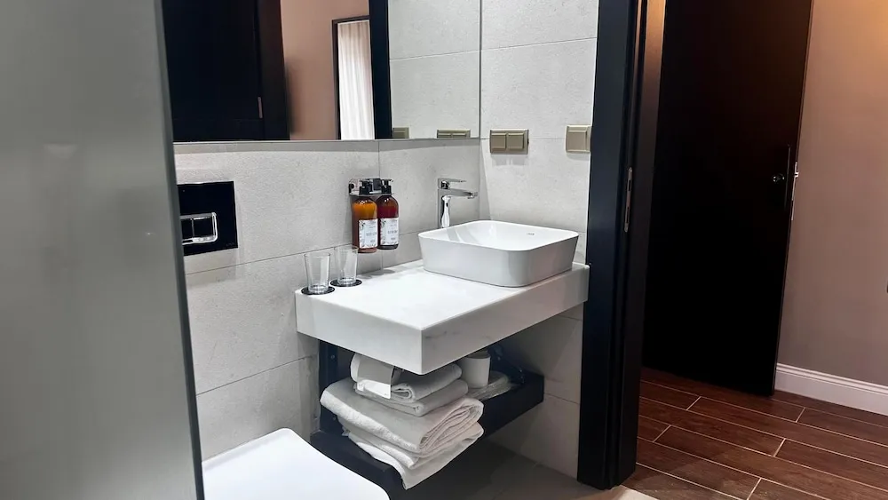 Comfort Tek Büyük Yataklı Oda