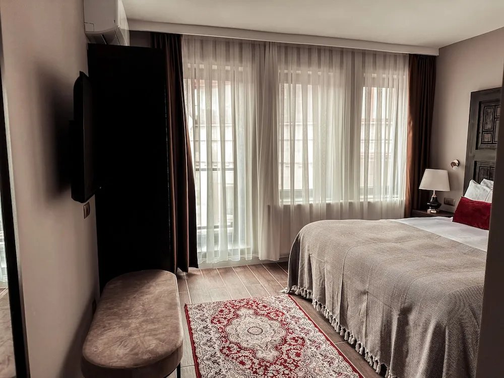 Comfort Tek Büyük Yataklı Oda