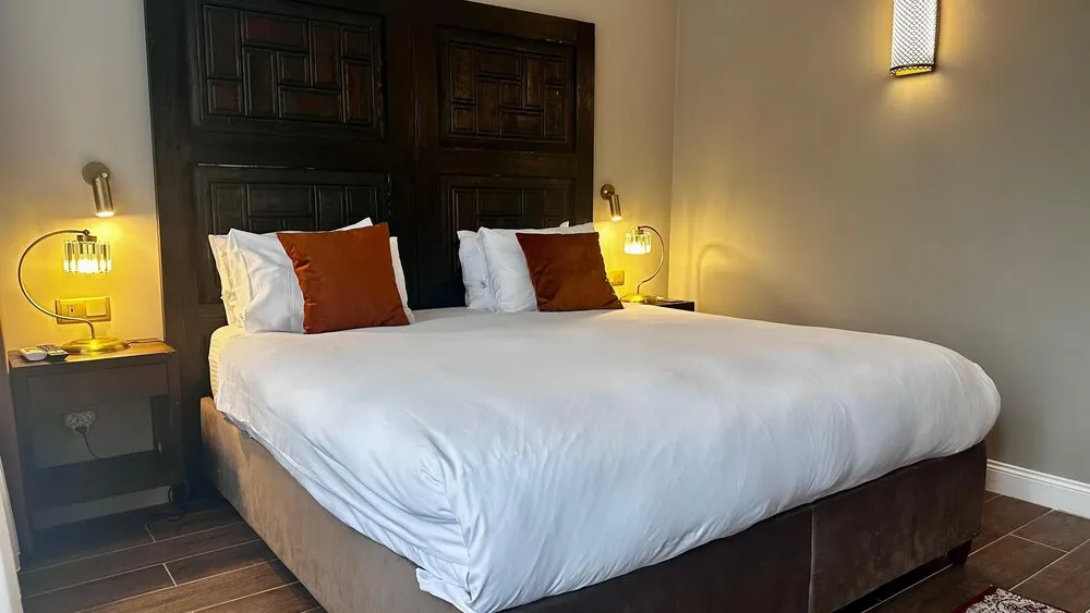 Comfort Tek Büyük Yataklı Oda