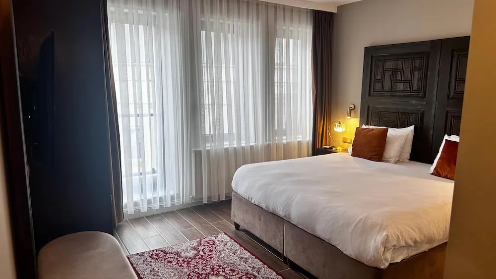 Comfort Tek Büyük Yataklı Oda