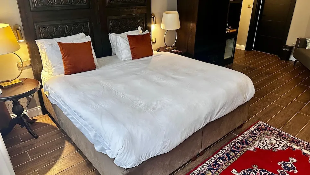 Gallery Tek Büyük veya İki Ayrı Yataklı Oda