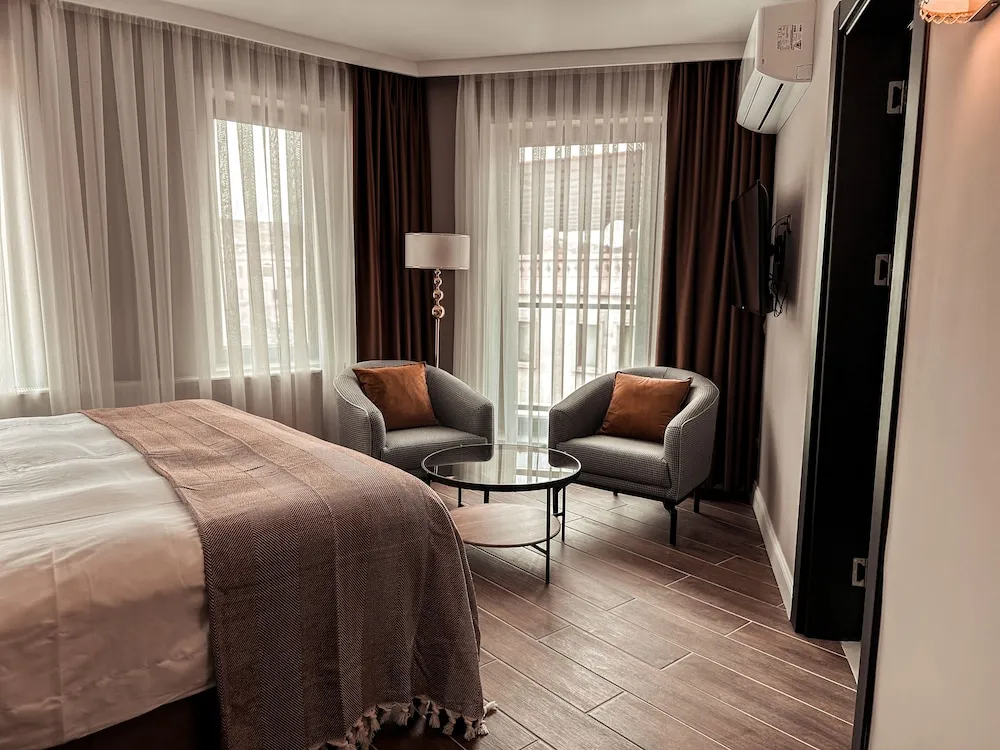 Deluxe Tek Büyük Yataklı Oda