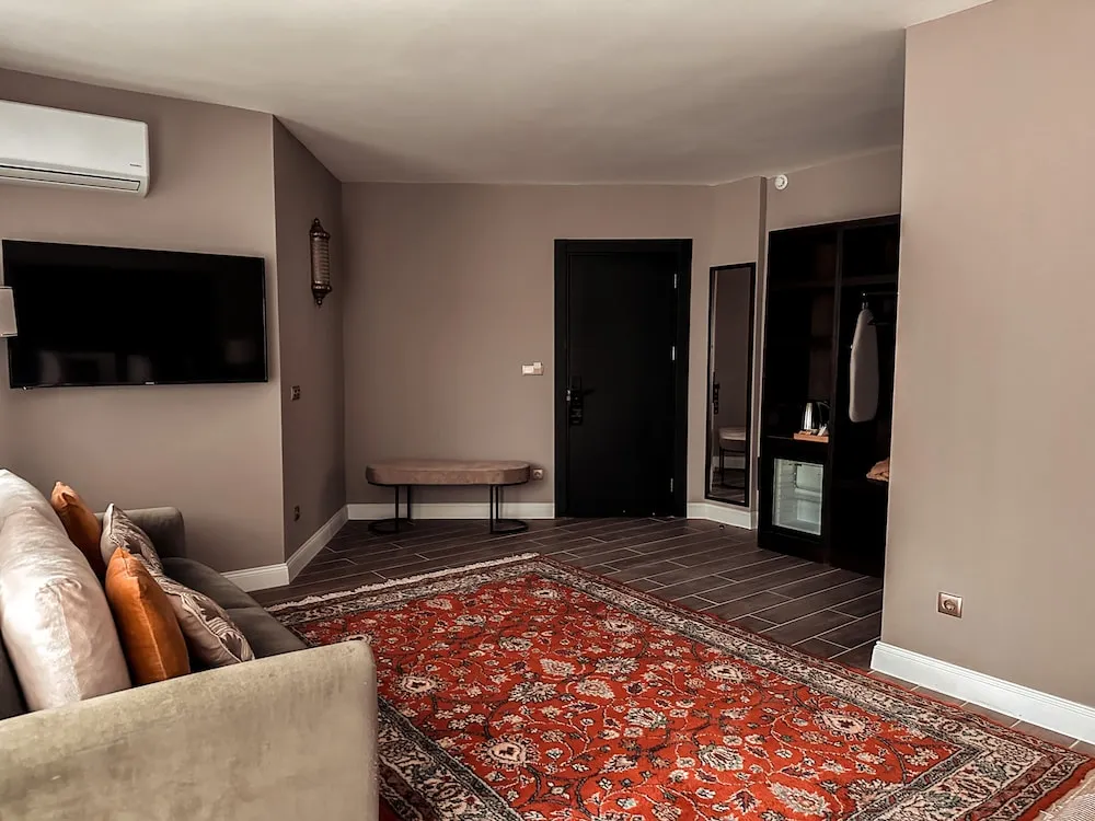 Luxury Tek Büyük Yataklı Oda