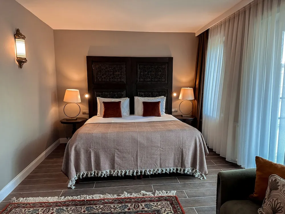 Luxury Tek Büyük Yataklı Oda