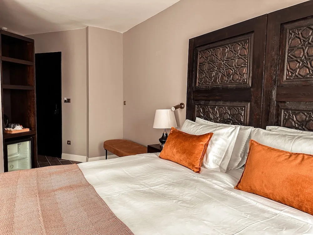 Deluxe Tek Büyük Yataklı Oda