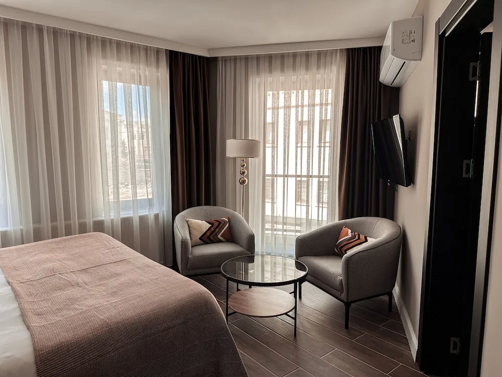 Deluxe Tek Büyük Yataklı Oda