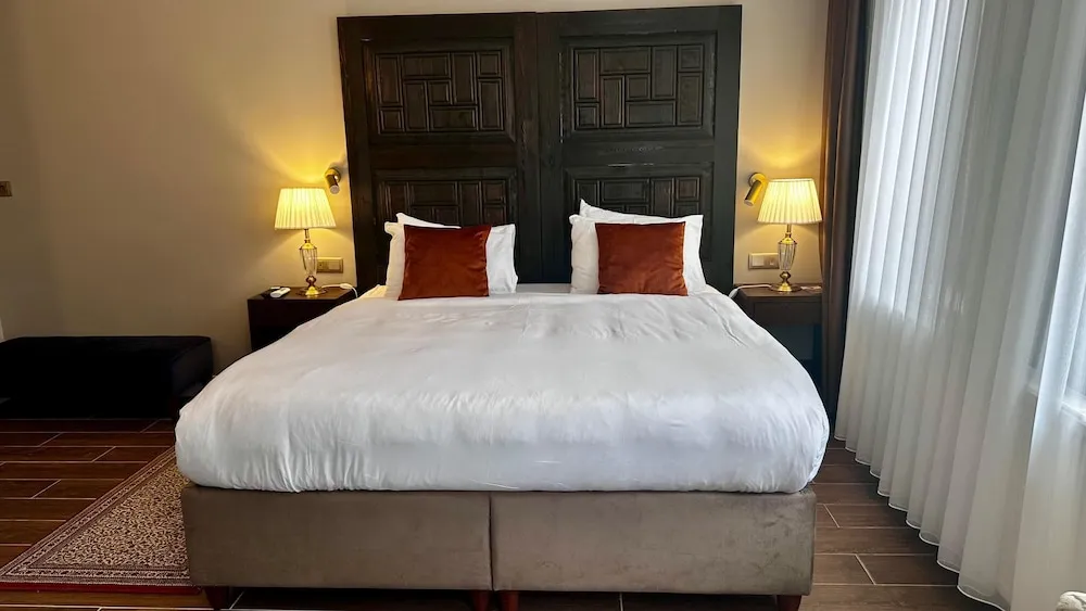 Deluxe Tek Büyük Yataklı Oda