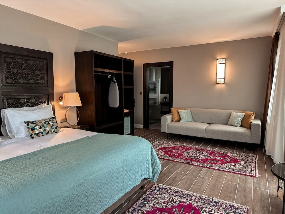 Exclusive Tek Büyük Yataklı Oda