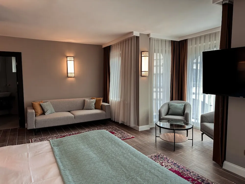 Exclusive Tek Büyük Yataklı Oda