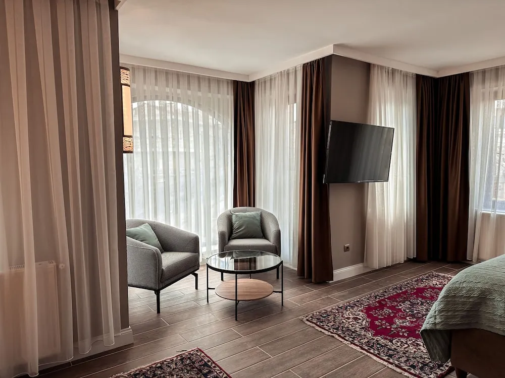 Exclusive Tek Büyük Yataklı Oda