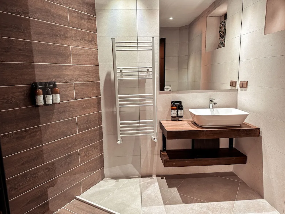 Exclusive Tek Büyük Yataklı Oda