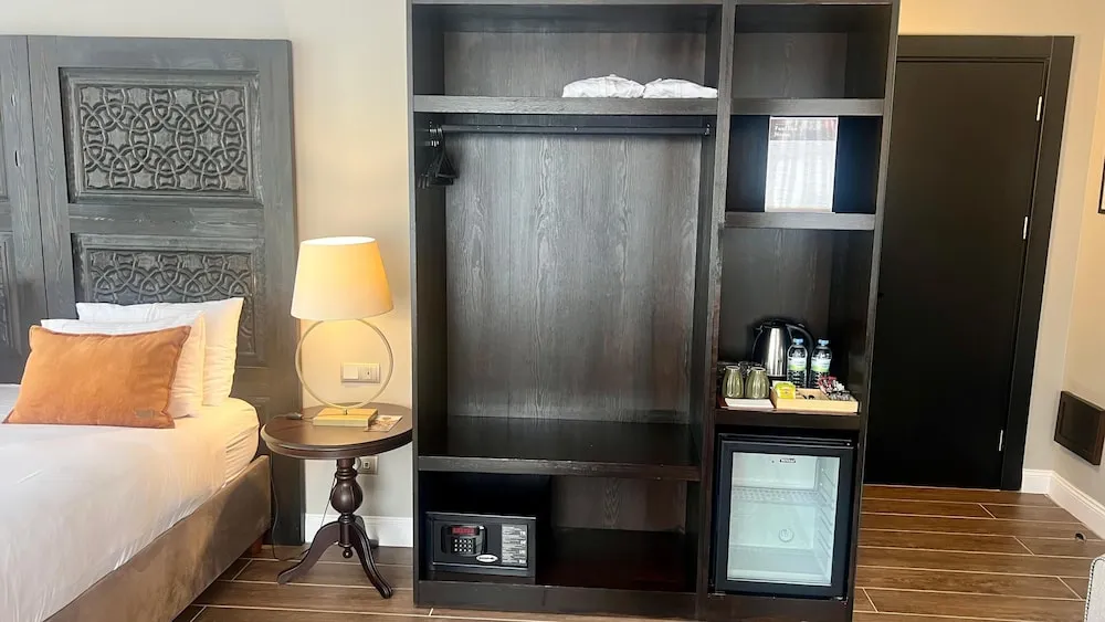 Exclusive Tek Büyük Yataklı Oda