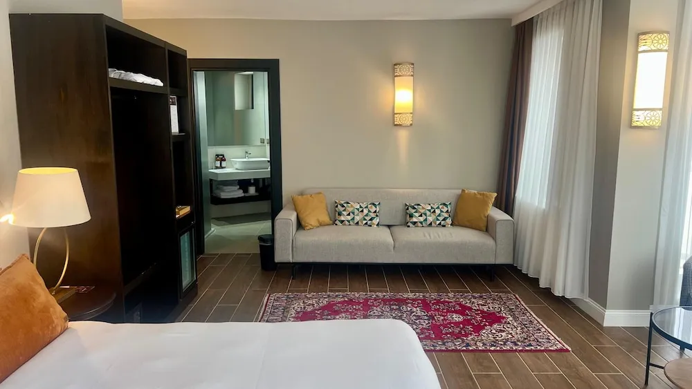 Exclusive Tek Büyük Yataklı Oda