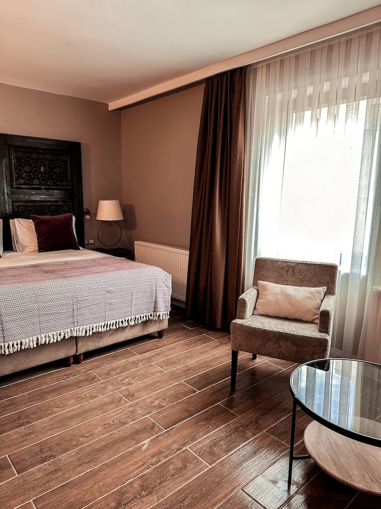 Grand Tek Büyük Yataklı Oda