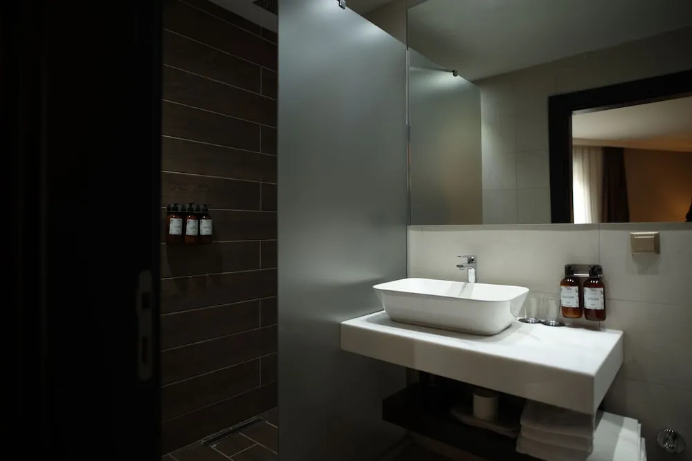 Grand Tek Büyük Yataklı Oda