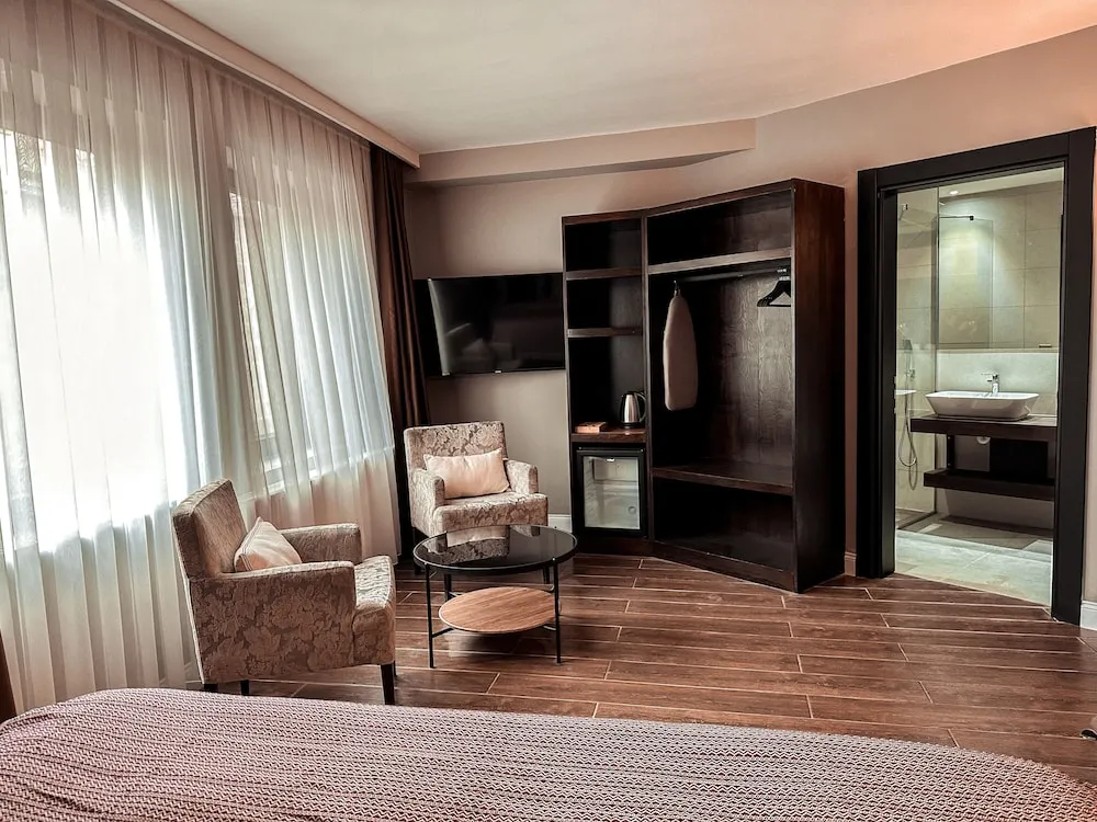 Grand Tek Büyük Yataklı Oda