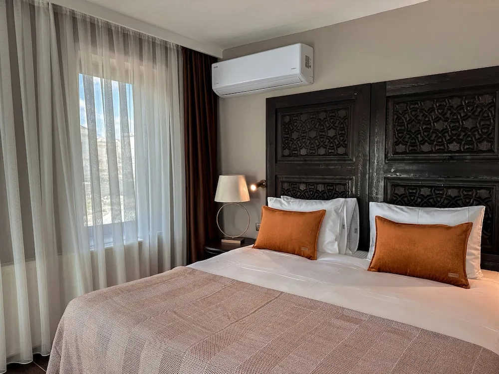 Royal Tek Büyük veya İki Ayrı Yataklı Oda