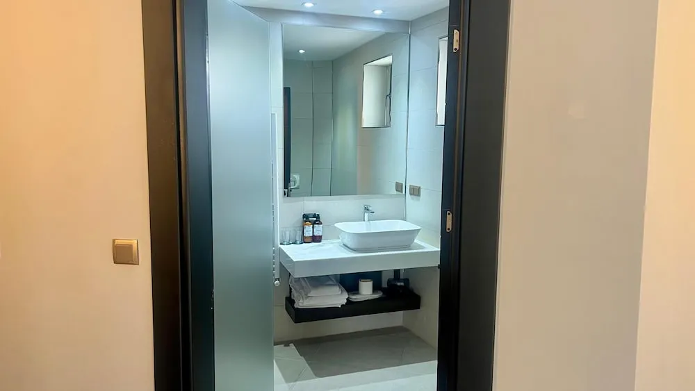 Royal Tek Büyük veya İki Ayrı Yataklı Oda