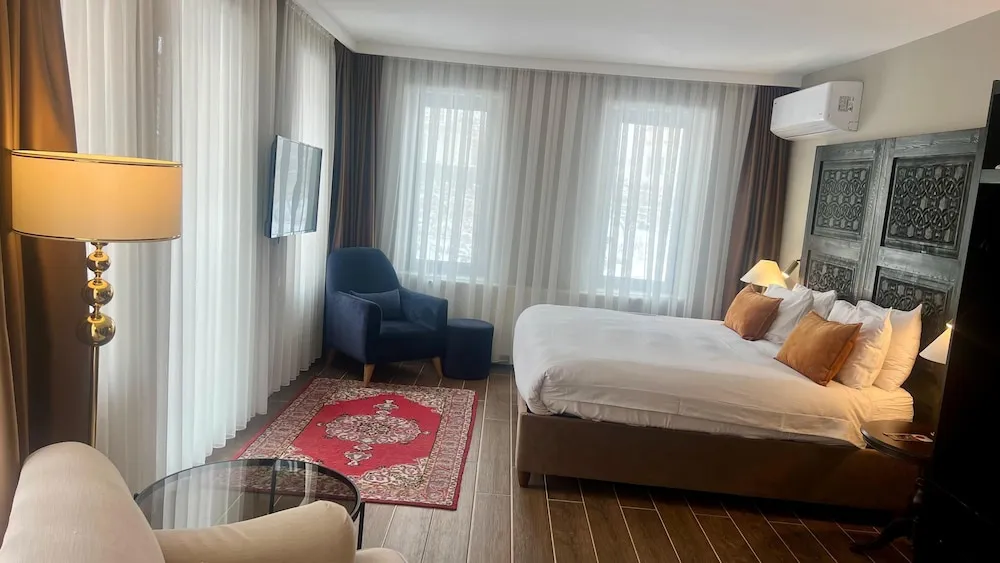 Royal Tek Büyük veya İki Ayrı Yataklı Oda