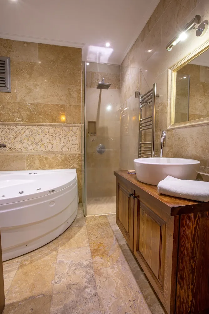 Deluxe Süit, 1 En Büyük (King) Boy Yatak