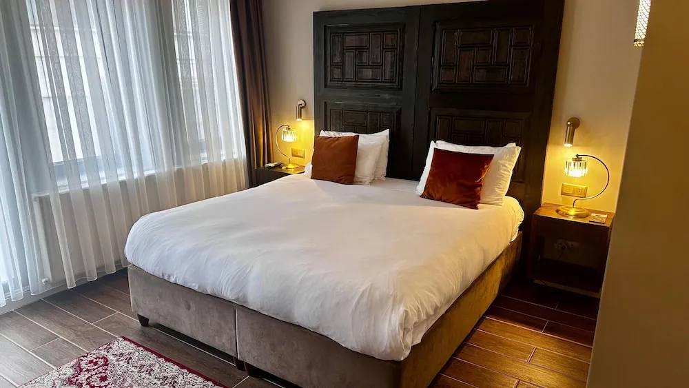 Design Tek Büyük Yataklı Oda